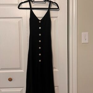 Aritzia - Wilfred Free - Mid-length button down black dress